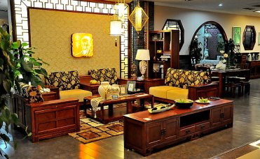 中式設(shè)計(jì)中紅木家具的選擇及保養(yǎng)
